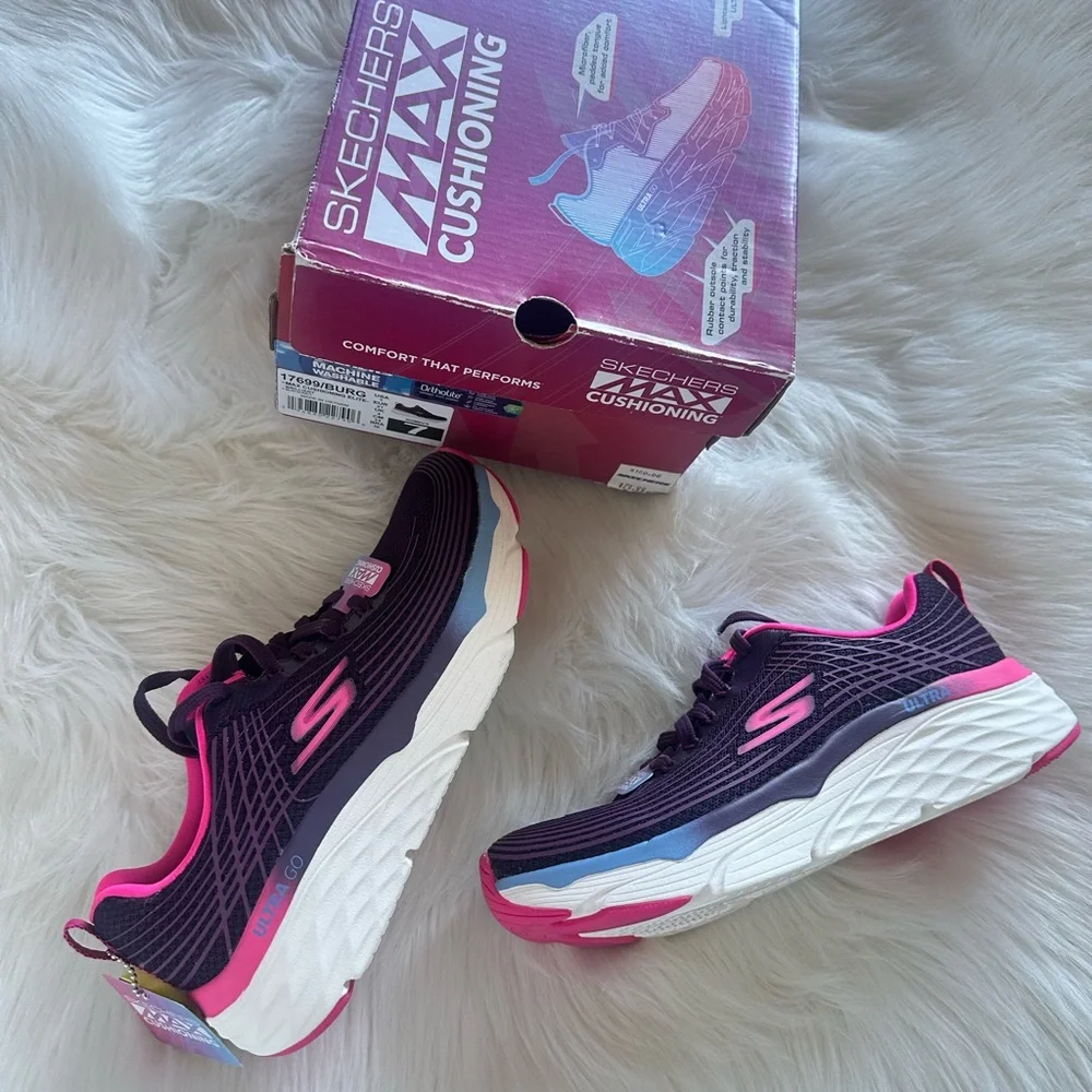 SKECHERS NEW Max Cushioning Ultra Go. Size 7. - Picture 13 of 16
